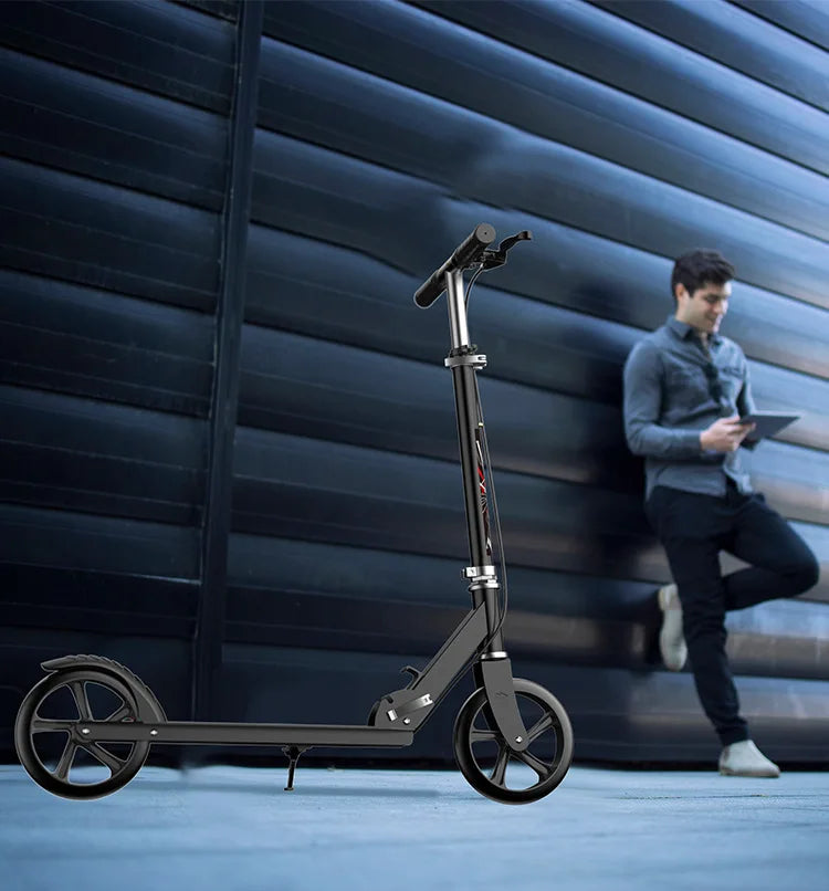 Trottinette 2024 pour adultes et adolescents, pliable, avec frein à main, idéale pour la ville.